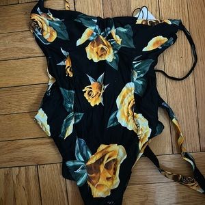 Onia x weworewhat floral bathing suit sz s nwt